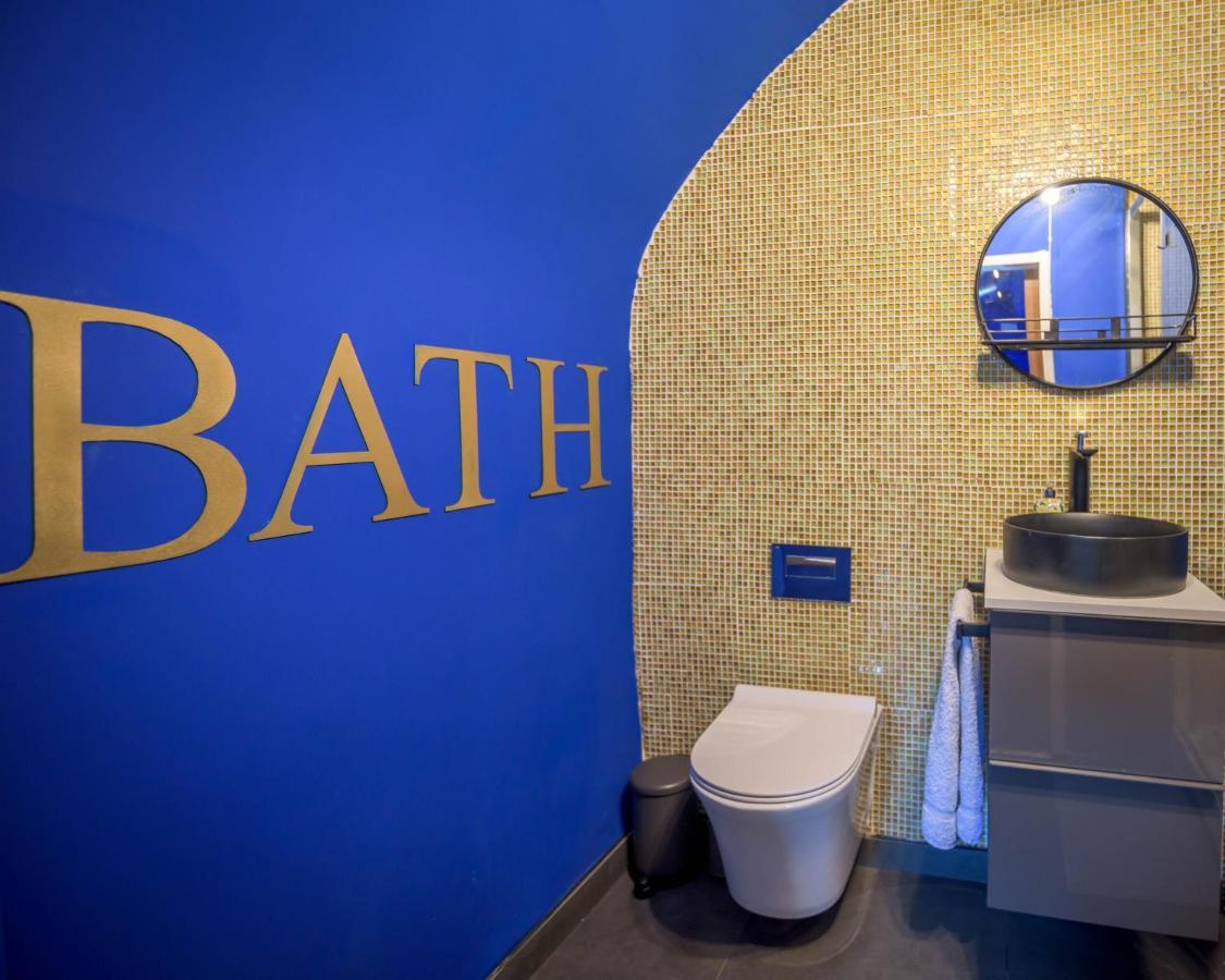 Quirky Vaulted Flat With Terrace Bath Exterior foto