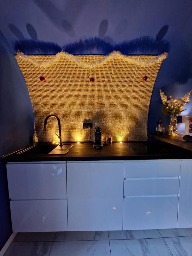 Quirky Vaulted Flat With Terrace Bath Exterior foto